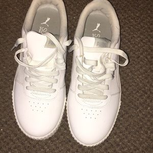 Women size 9 Puma